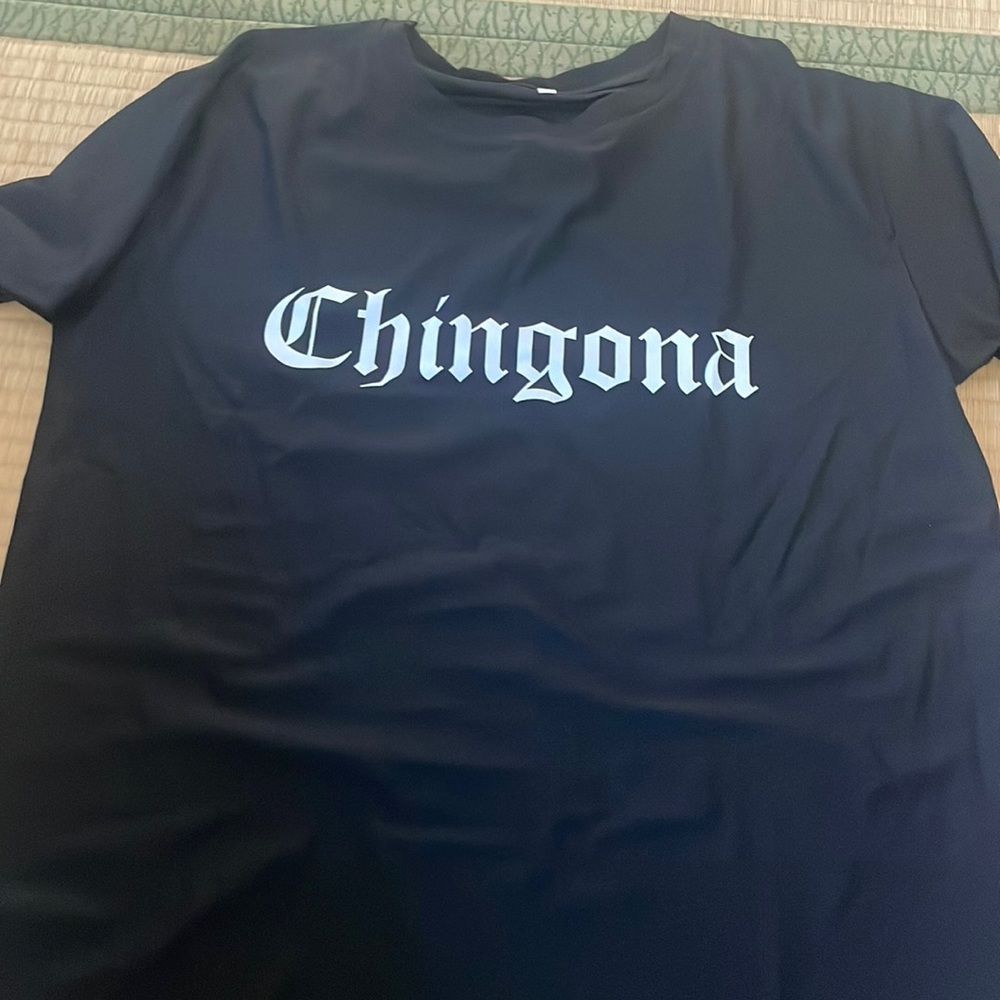“Chingona” = badass! This cute tee and short set in black.😎🦾